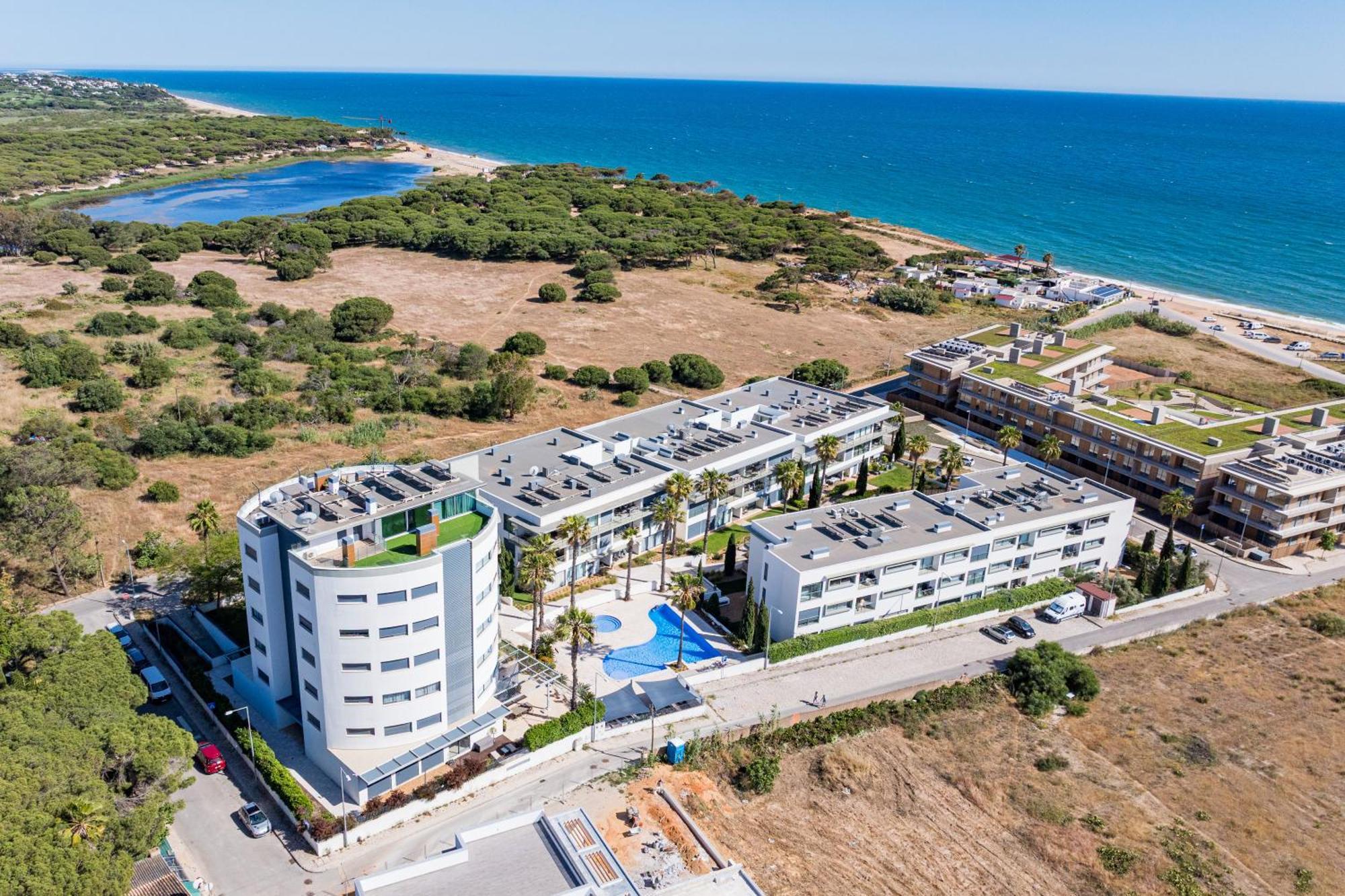 קווארטיירה Cavalo Preto Luxury Beach Apartment By Golden Zenith מראה חיצוני תמונה
