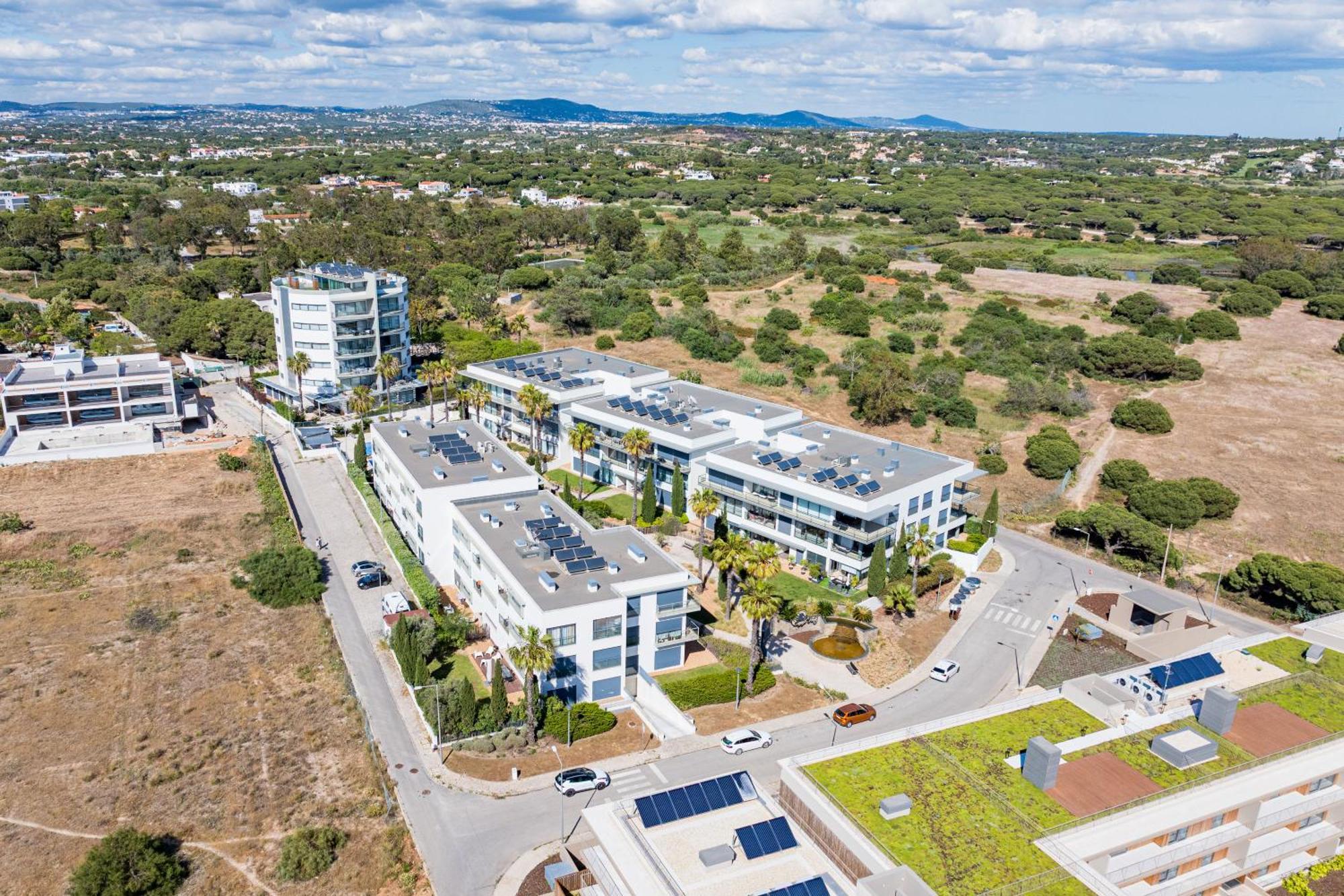 קווארטיירה Cavalo Preto Luxury Beach Apartment By Golden Zenith מראה חיצוני תמונה