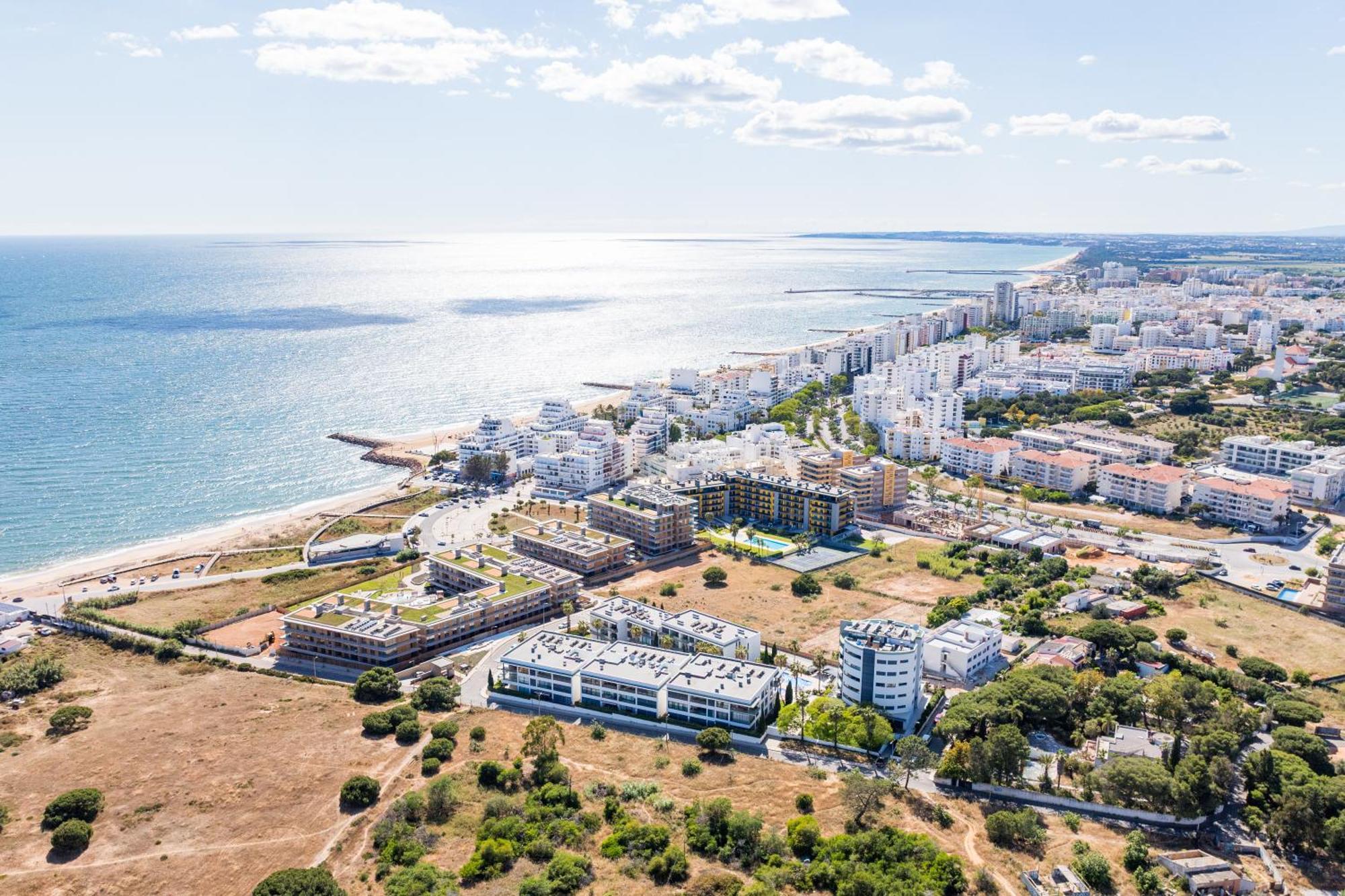קווארטיירה Cavalo Preto Luxury Beach Apartment By Golden Zenith מראה חיצוני תמונה
