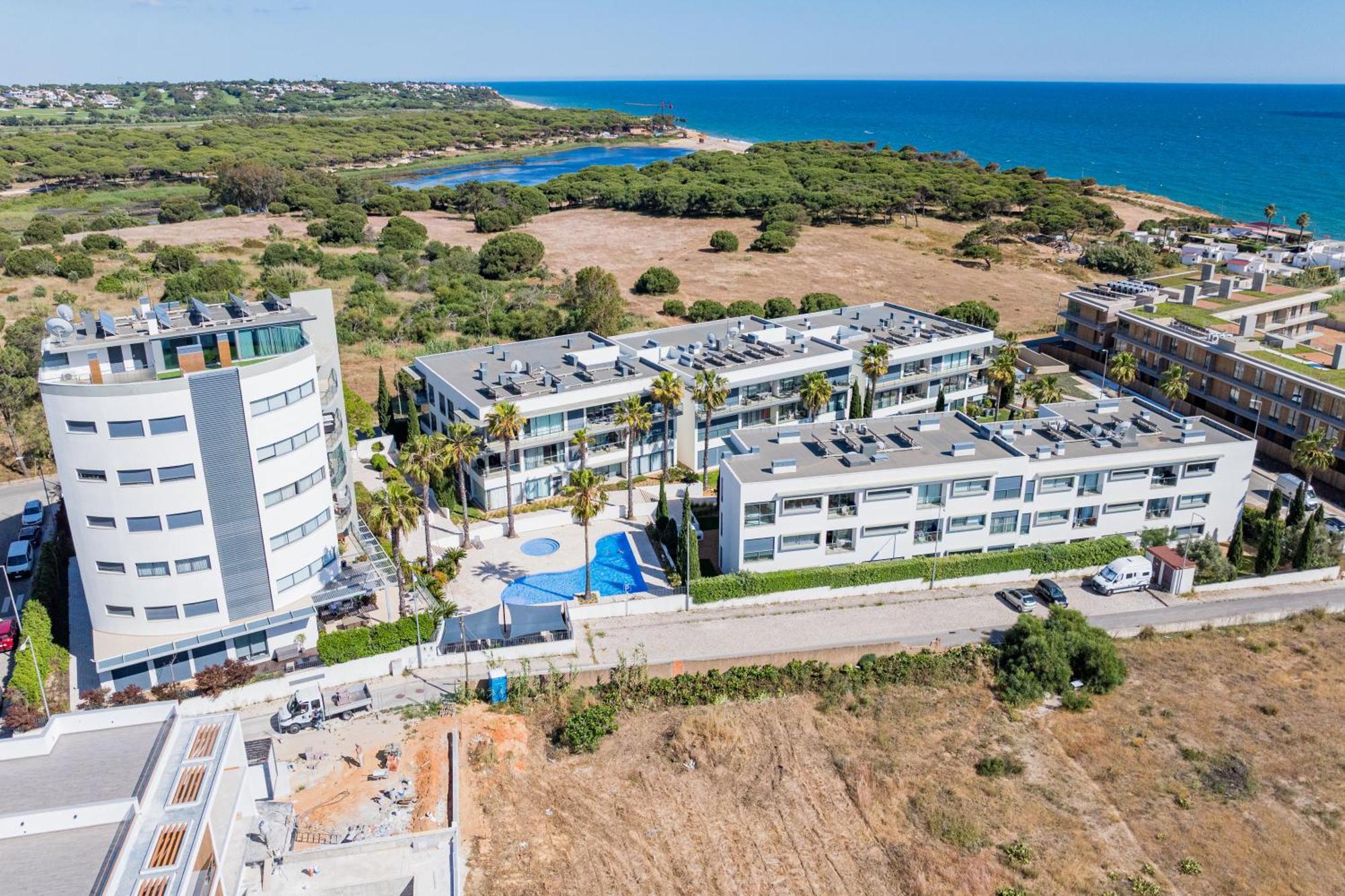 קווארטיירה Cavalo Preto Luxury Beach Apartment By Golden Zenith מראה חיצוני תמונה